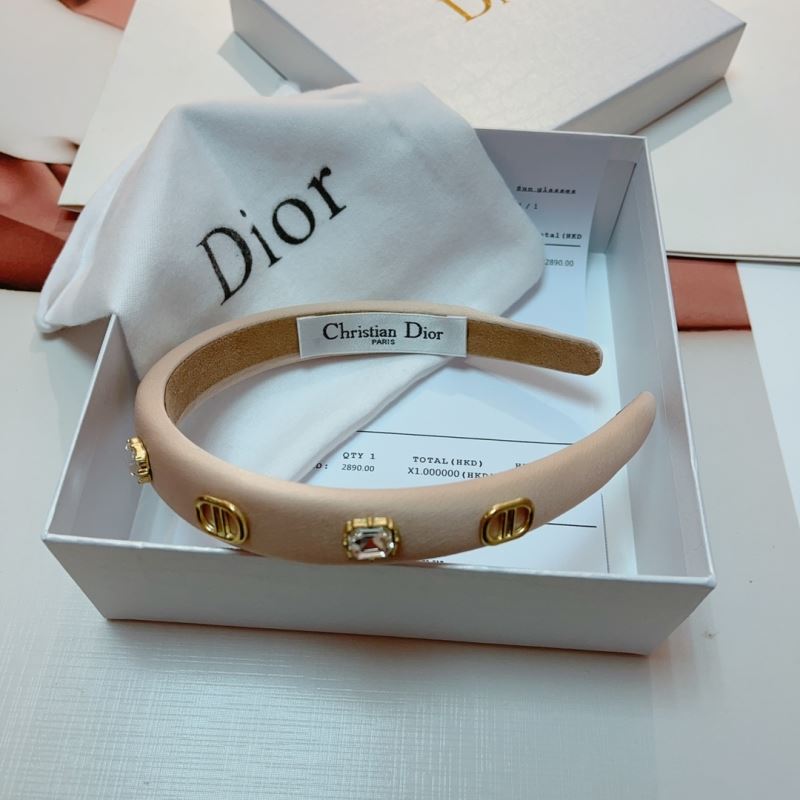 CHRISTIAN DIOR